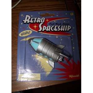  Retro Spaceship: Toys & Games