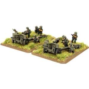    Flames of War   Americans: Para M2A1 105mm Howitzer: Toys & Games