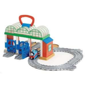   Take Along Thomas and Friends   Knapford Station Playset: Toys & Games