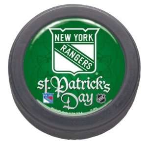  NEW YORK RANGERS OFFICIAL HOCKEY PUCK: Sports & Outdoors