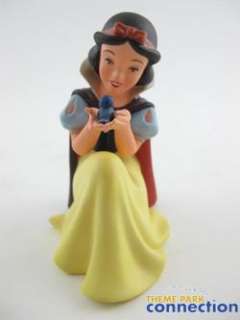 Disney WDCC Snow White MEMBER Wont You Smile For Me Figure Statue 
