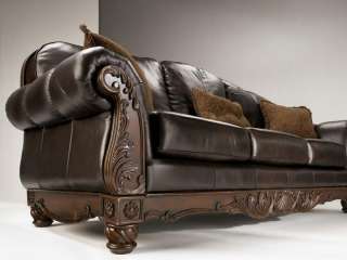 100% leather upholstery sofa / love North Shore by Ashley Furniture 