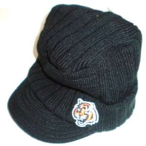    Cincinnati Bengals Reebok Billed Beanie Hat: Sports & Outdoors