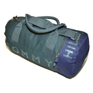    Tommy Hilfiger Big Logo Duffle Bag (British green): Clothing