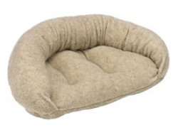 Dogs love the security of the outer bolster, while the open front 