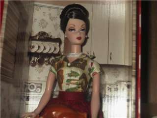 Thanksgiving Feast NRFB First Holiday Hostess LIMITED 2010 Barbie Fan 