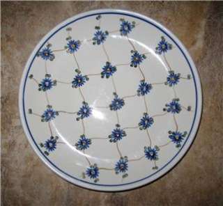Polish Pottery Dinner Plate in Daisy Chain Pattern  
