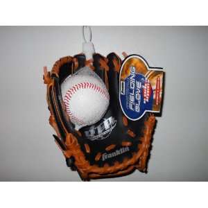 FRANKLIN READY TO PLAY FIELDING GLOVE [BOYS 4807  8 1/2] [GLOVE AND 