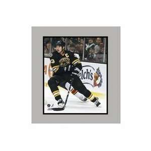  Zdeno Chara Boston Bruins 11 x 14 Matted Photograph 