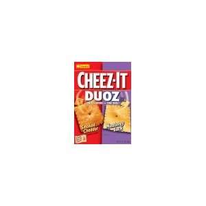 CHEEZ IT Duoz   Smoked Cheddar & Monterey Jack Baked Snack Mix 4.25 Oz 