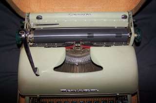 Vintage Portable Remington Typewriter Quiet Riter  