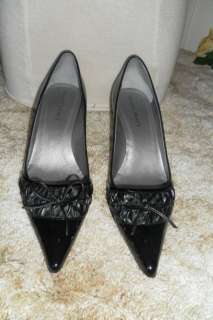 Ellen Tracy Black Leather Heels 10M  
