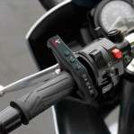  Bluetooth Intercom headset can be used with up to 4 riders 