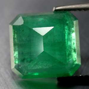 20cts  Huge Master Grade Lustrous AAA Green Natural Emerald Colombia 