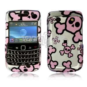 Silver/Pink Skulls Hard Design 2 Pc Faceplate Case for BlackBerry Bold 