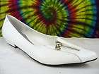 size 6 B white leather STEVE MADDEN pointy toe flats shoes