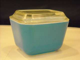 Small Covered Pyrex Dish blue 501 B made in USA  