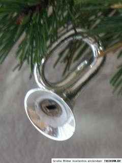 Alter Weihnachtsschmuck aus Glas in Form einer Trompete und einer 