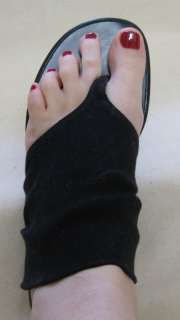 DONNA KARAN Black Flat Sandals w/Stretchy Fabric Sz 6  